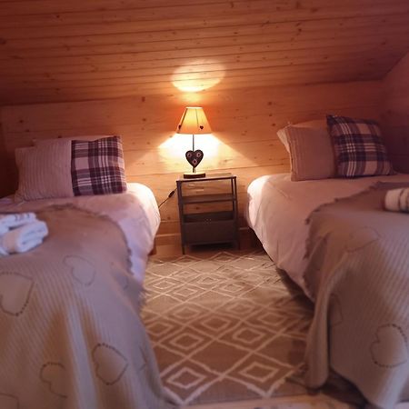 Charming Family Chalet For 8 People, With Private Hot Tub Les Clefs Exterior photo