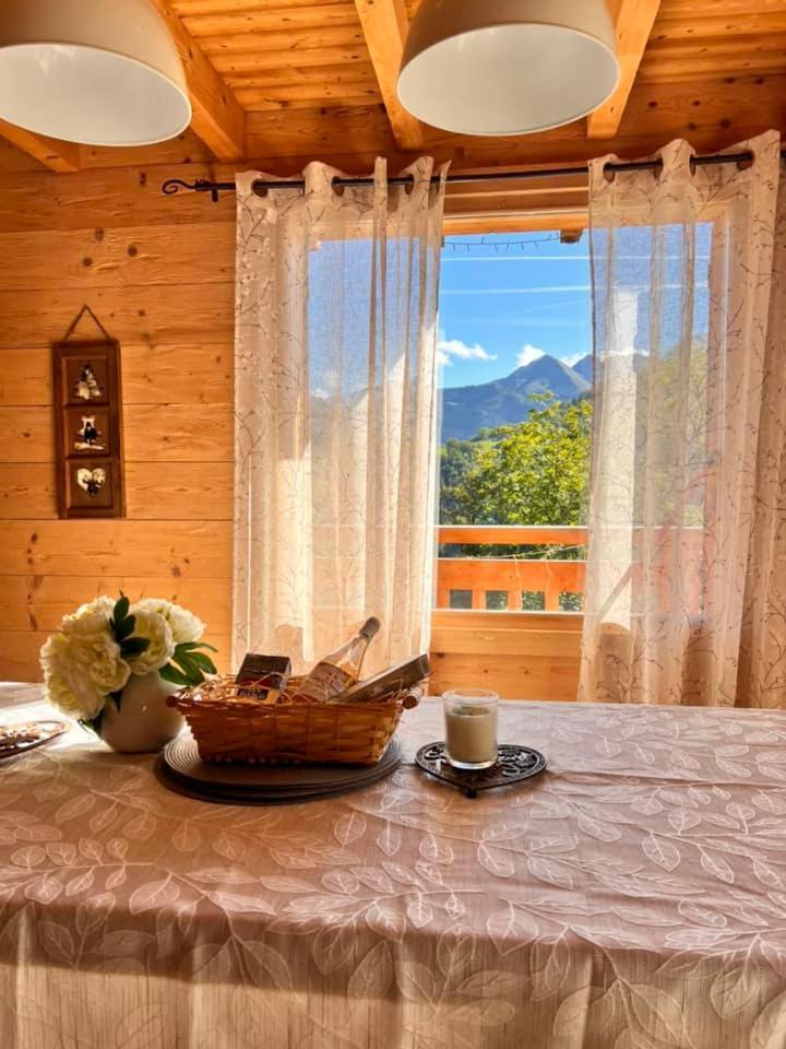 Charming Family Chalet For 8 People, With Private Hot Tub Les Clefs Exterior photo