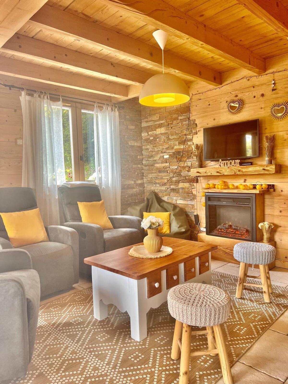 Charming Family Chalet For 8 People, With Private Hot Tub Les Clefs Exterior photo