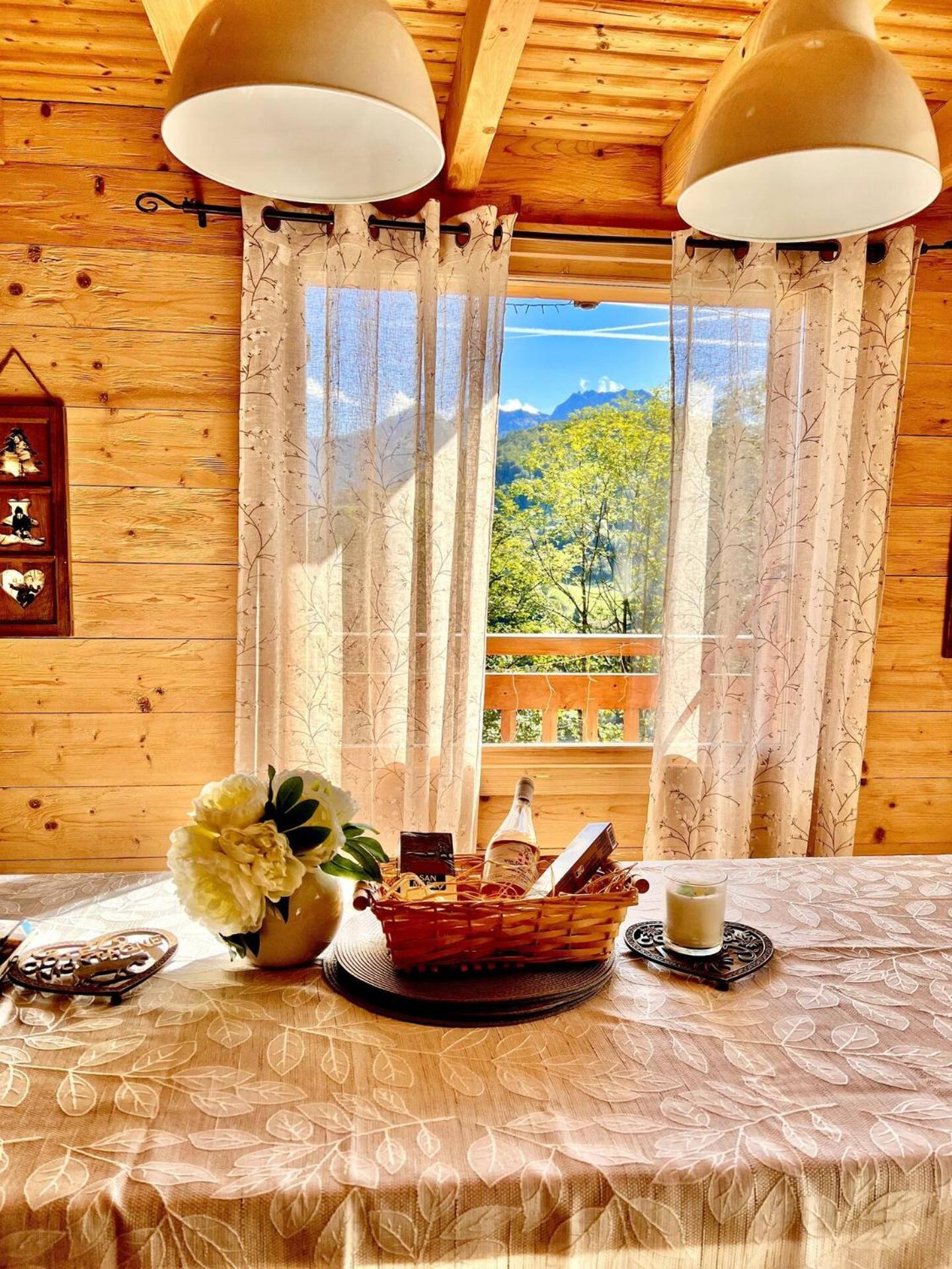 Charming Family Chalet For 8 People, With Private Hot Tub Les Clefs Exterior photo