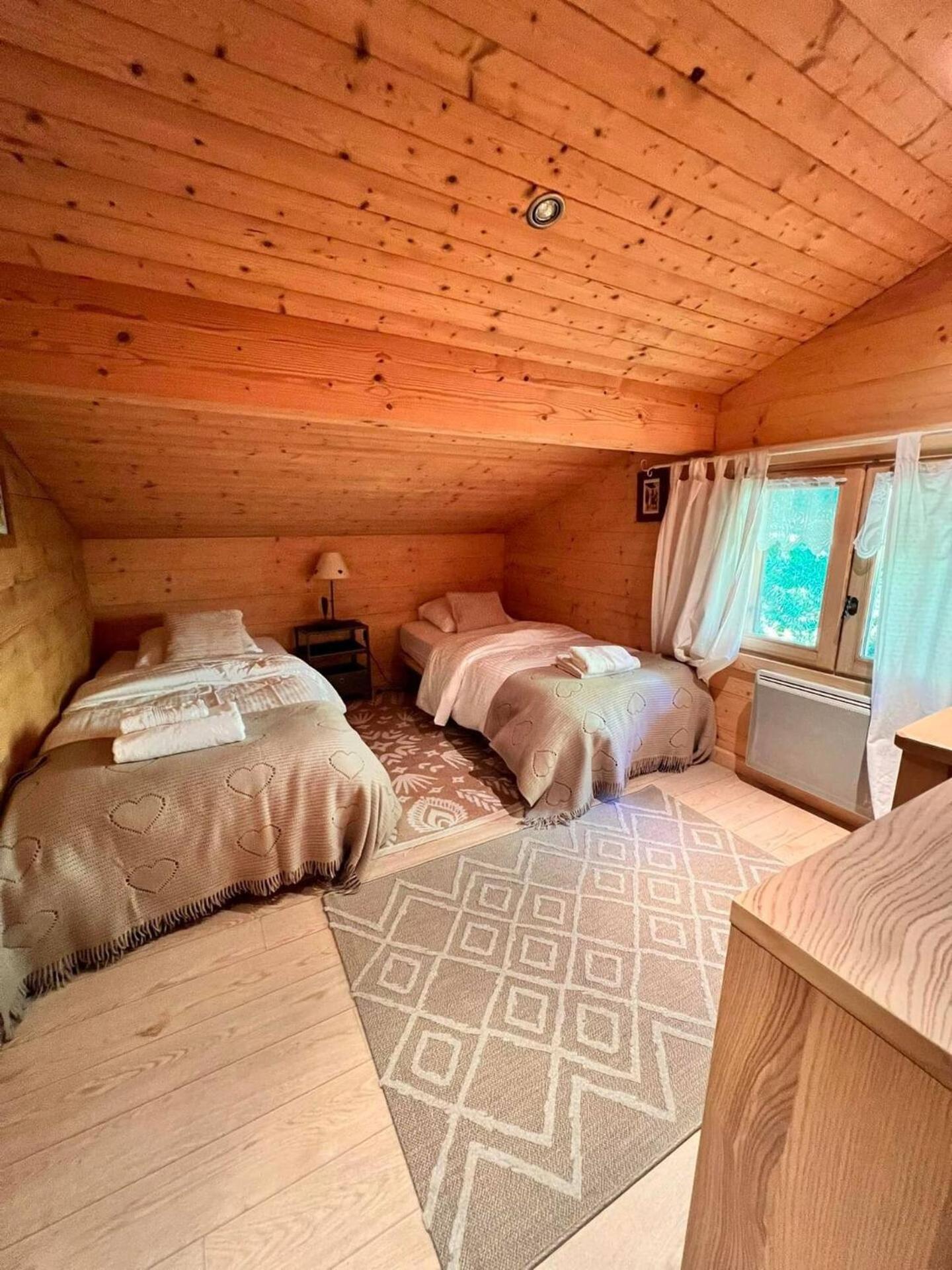Charming Family Chalet For 8 People, With Private Hot Tub Les Clefs Exterior photo